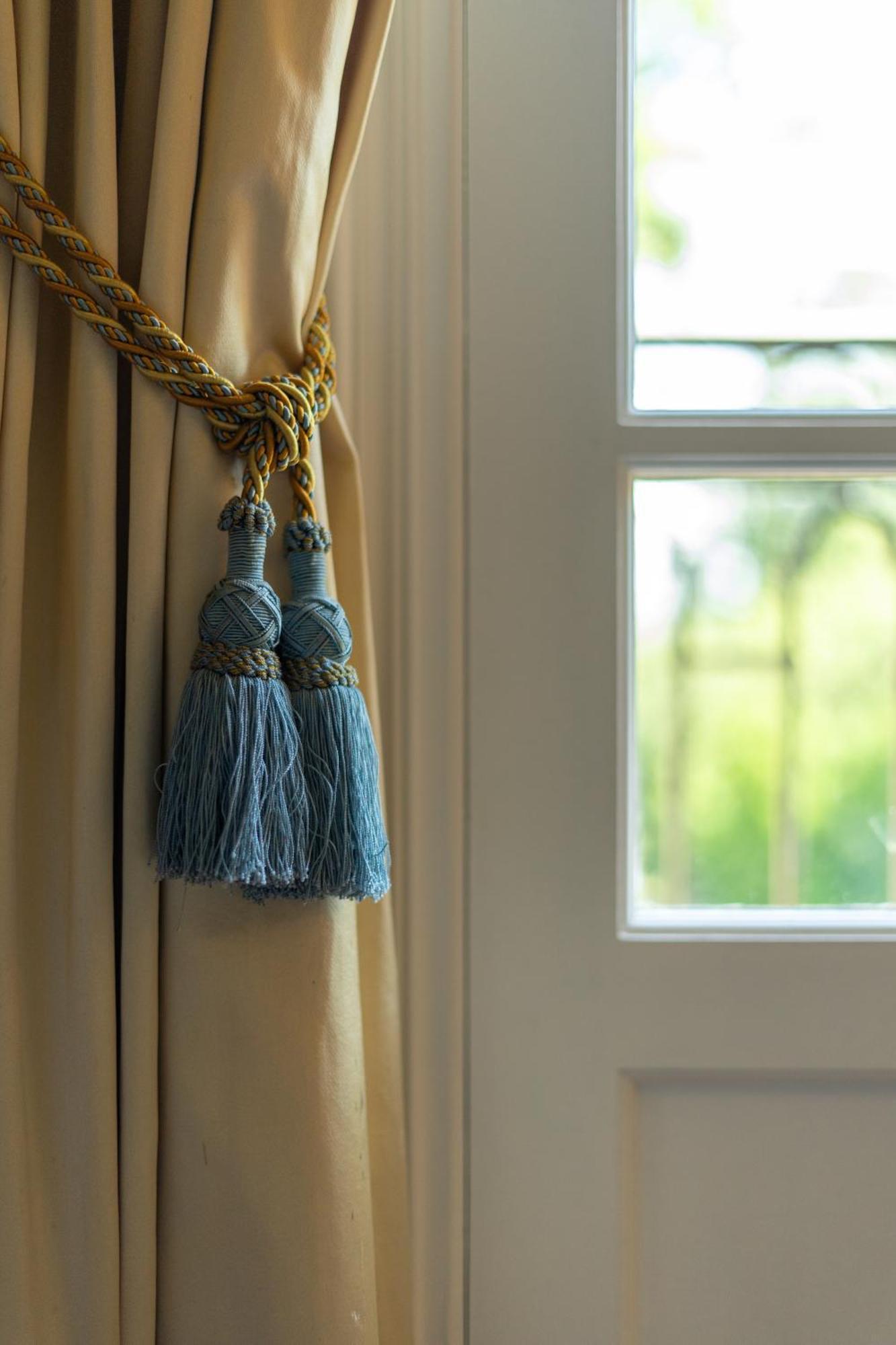Castel Bois Marie, Maison D'Hotes Montauban Exterior photo A curtain tieback