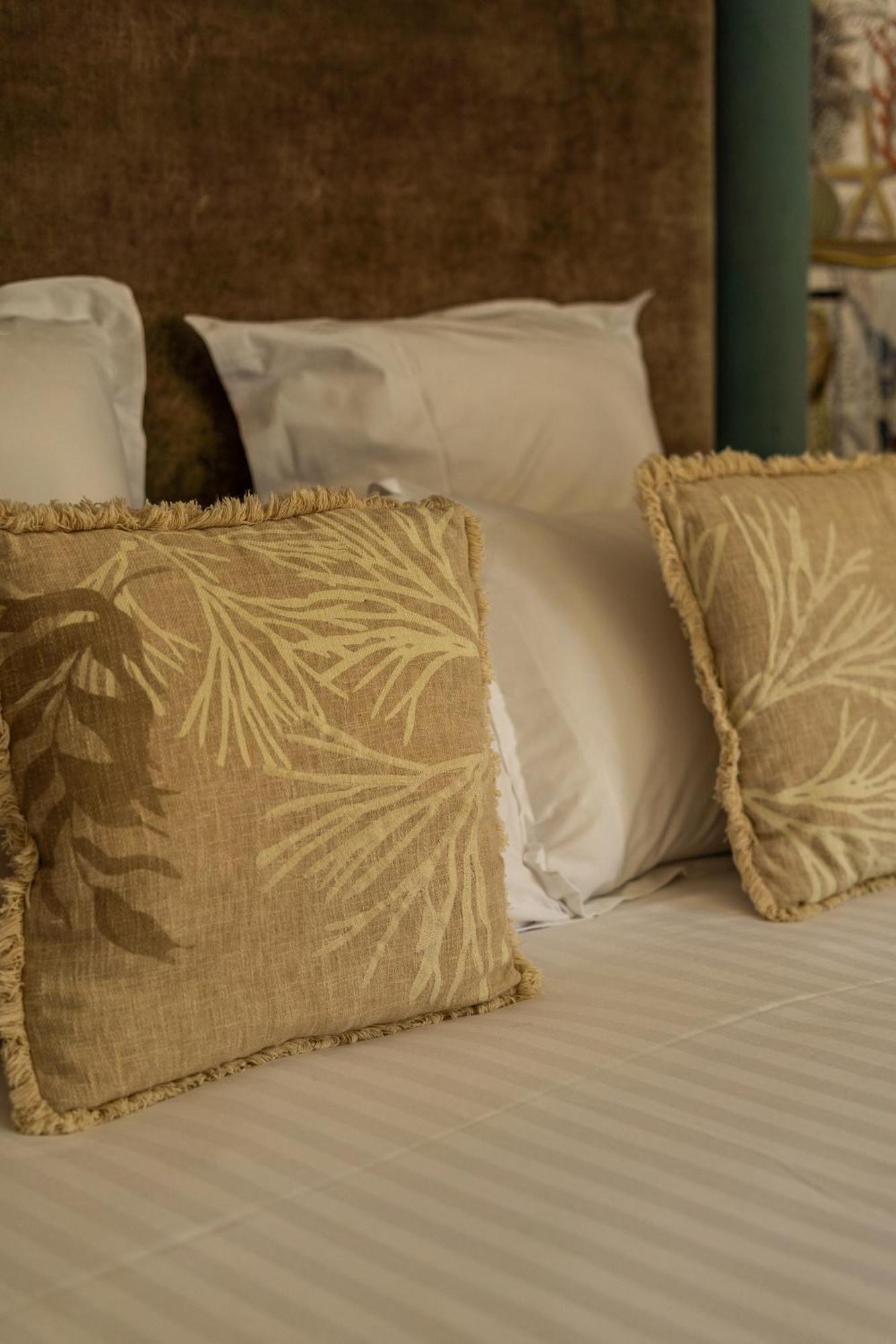 Castel Bois Marie, Maison D'Hotes Montauban Exterior photo Cushions