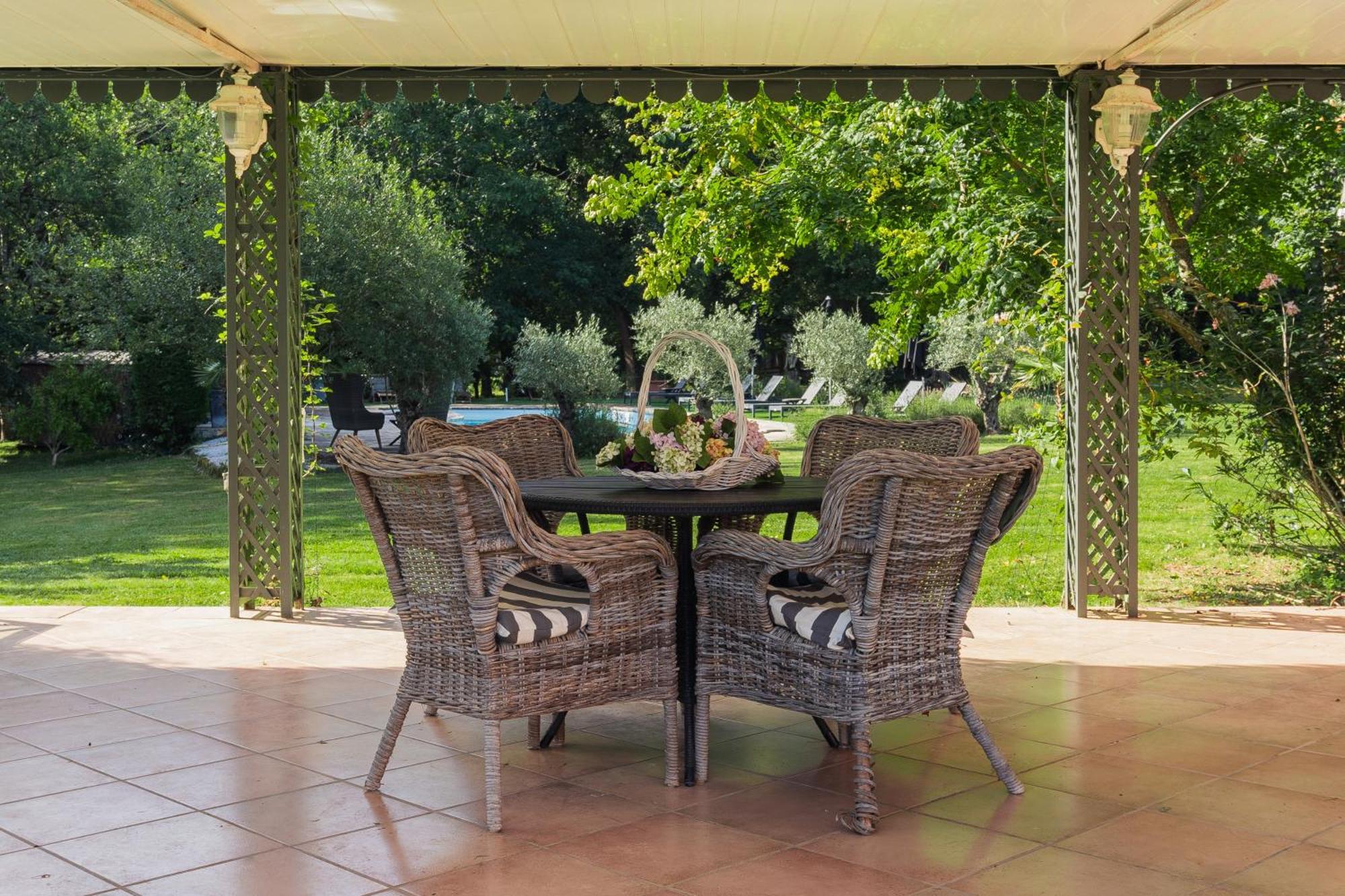 Castel Bois Marie, Maison D'Hotes Montauban Exterior photo Garden furniture