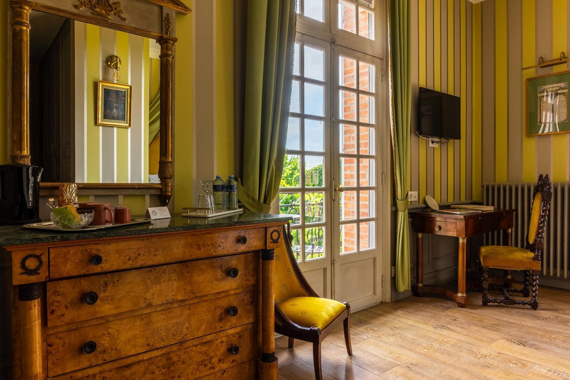 Castel Bois Marie, Maison D'Hotes Montauban Exterior photo A room at the hotel