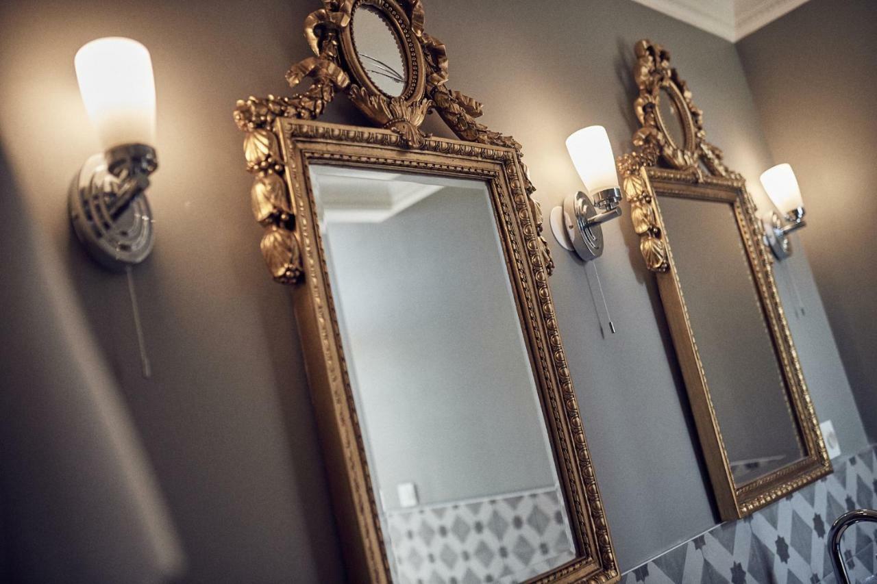 Castel Bois Marie, Maison D'Hotes Montauban Exterior photo Mirrors in a bathroom